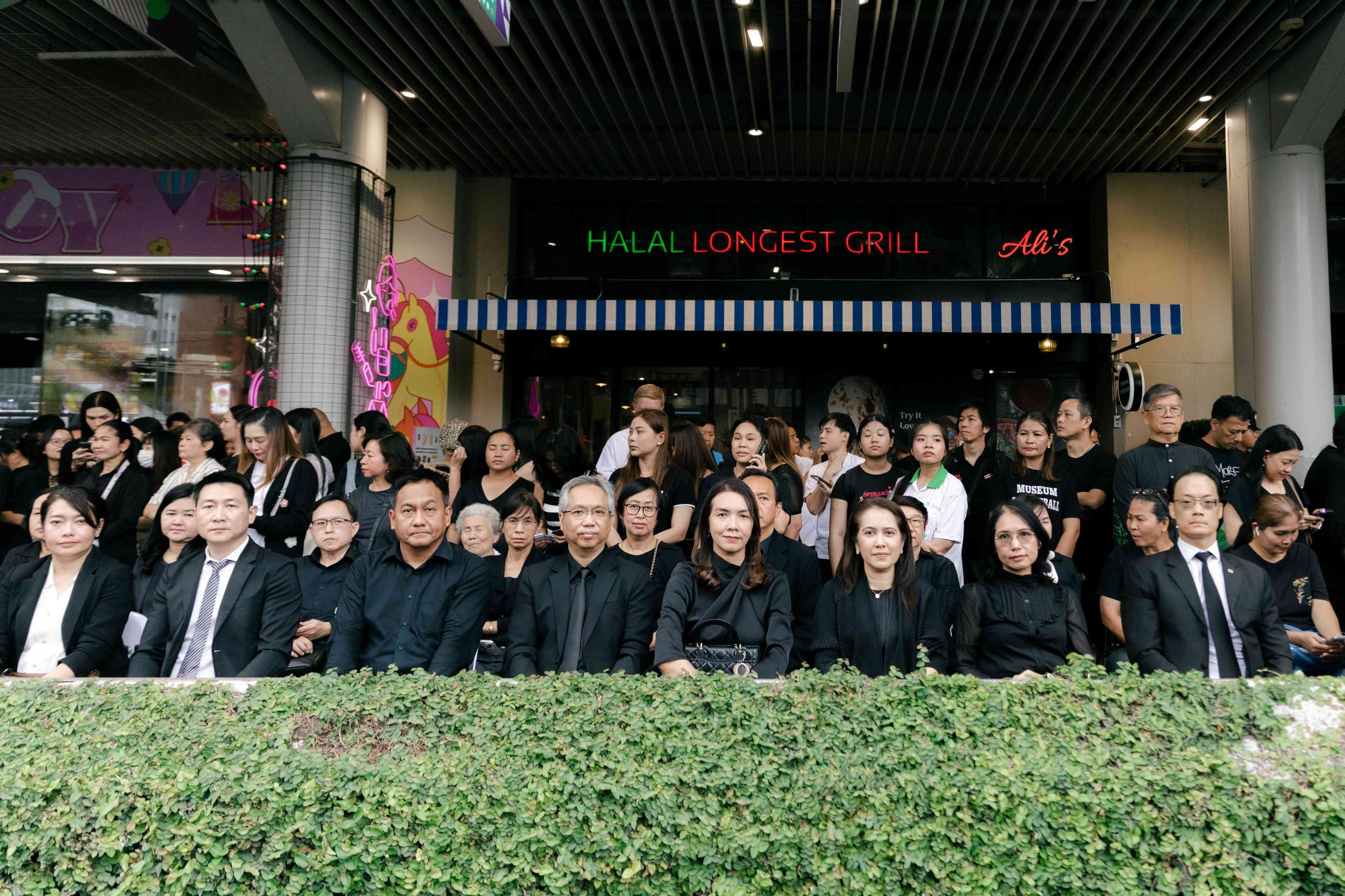 queen-sirikit-mourning (2)