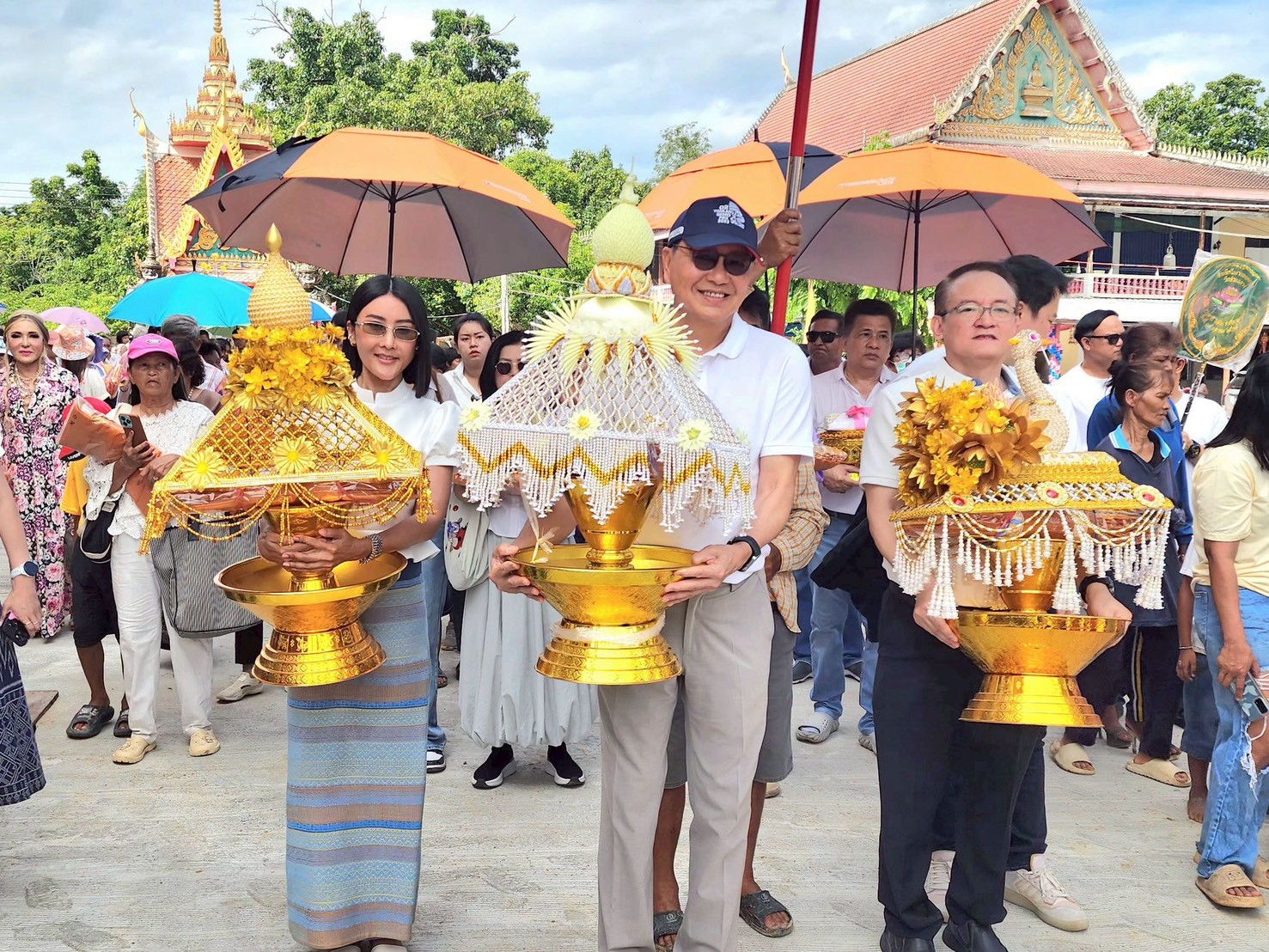 T Life ร่วมทอดผ้ากฐินสามัคคีของ ราชธานี ลิสซิ่ง_2