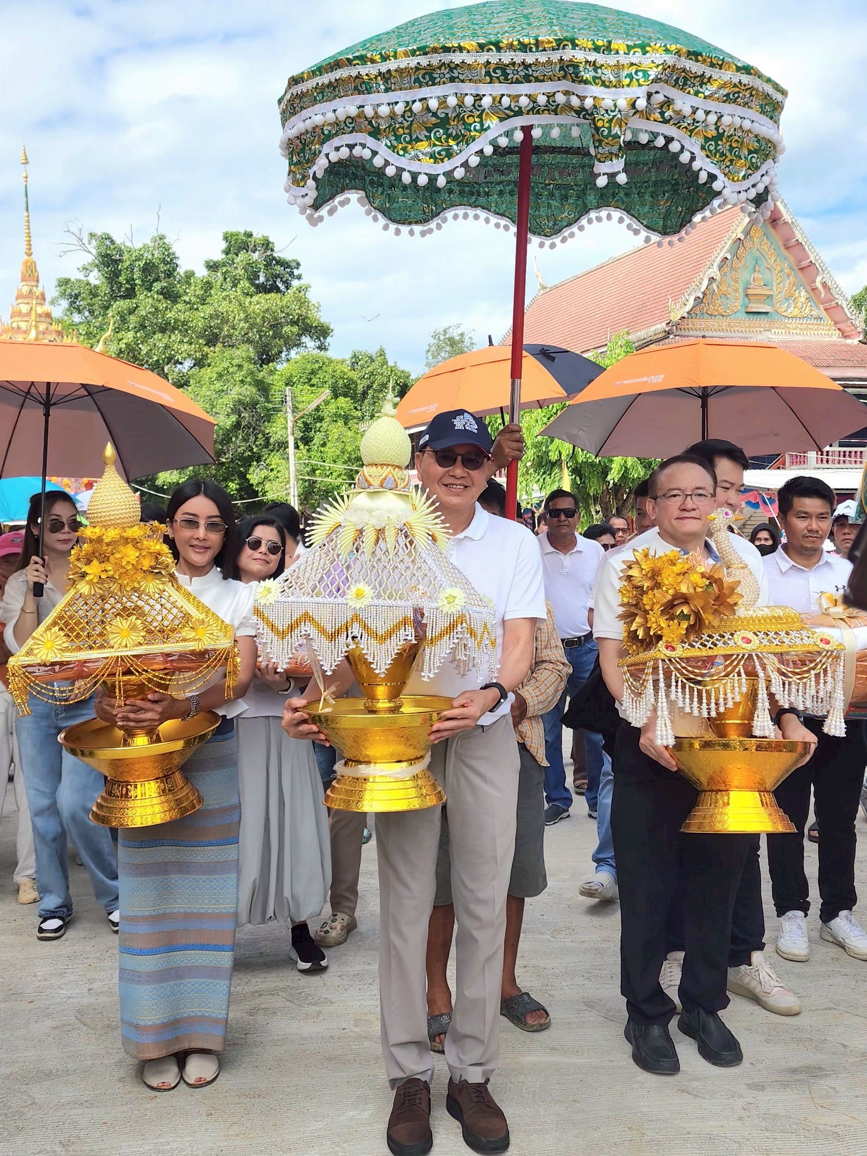 T Life ร่วมทอดผ้ากฐินสามัคคีของ ราชธานี ลิสซิ่ง_3