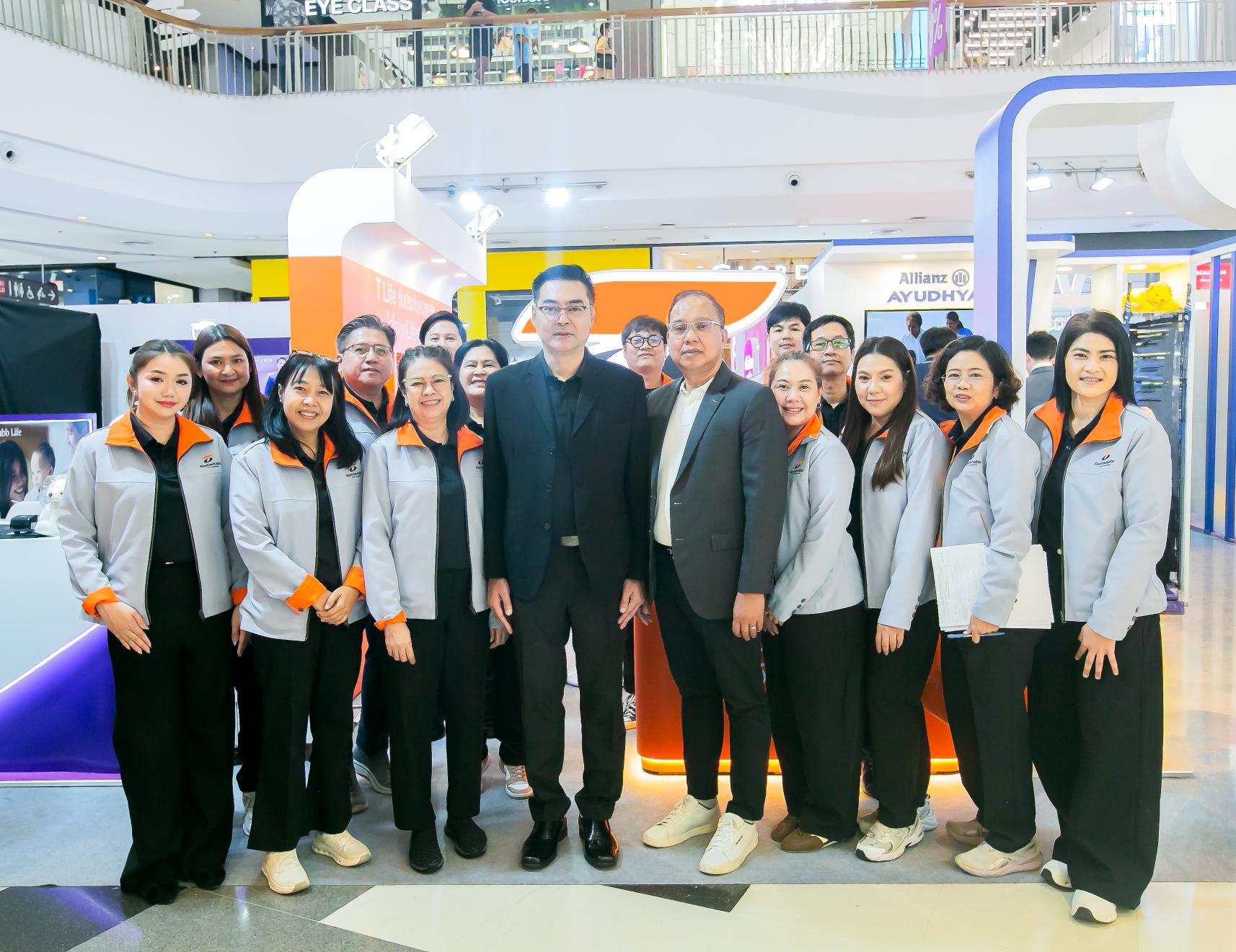 T Life ต้อนรับผู้บริหารงานวันประกันชีวิตแห่งชาติ 2569_ภาพรอง-1 ที ไลฟ์ ประกันชีวิต ร่วมออกบูธในงาน “วันประกันชีวิตแห่งชาติ ประจำปี 2569” เพื่อช่วยขับเคลื่อนการวางแผนการเงินเพื่ออนาคตให้คนไทย
